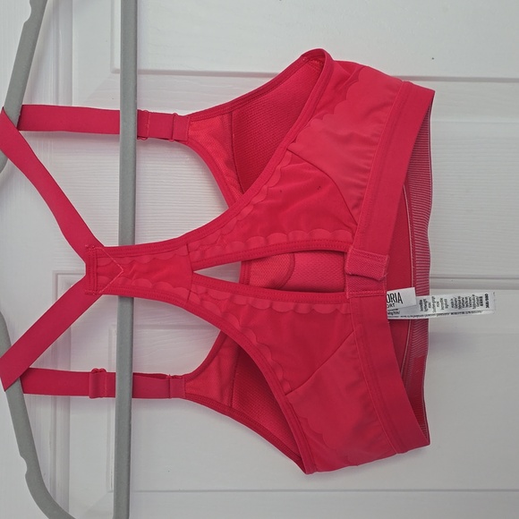 Victoria's Secret sports bra 36B with padded cups. - Picture 4 of 6